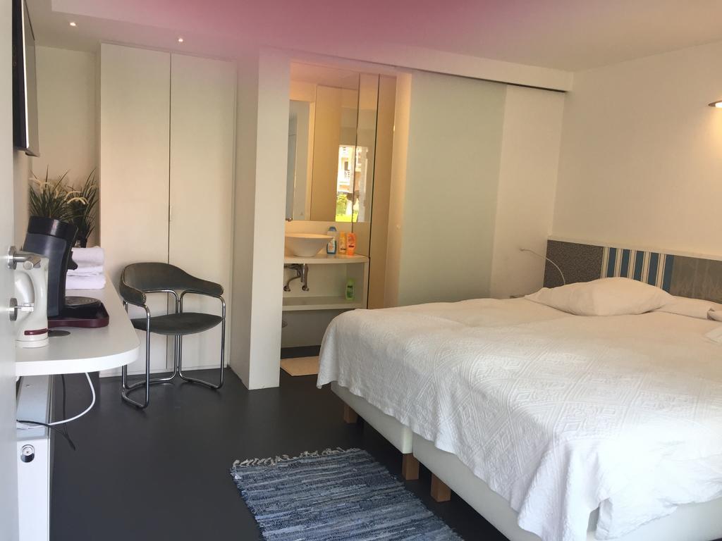 Guesthouse Poppies , Free Parking オステンド エクステリア 写真