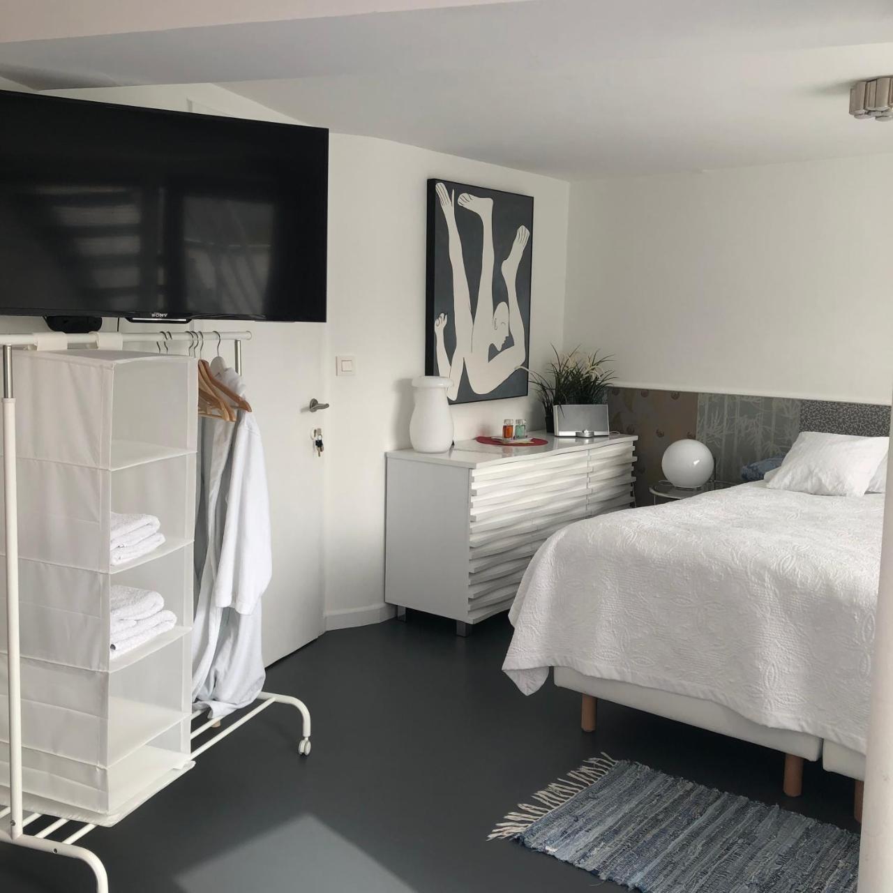 Guesthouse Poppies , Free Parking オステンド エクステリア 写真