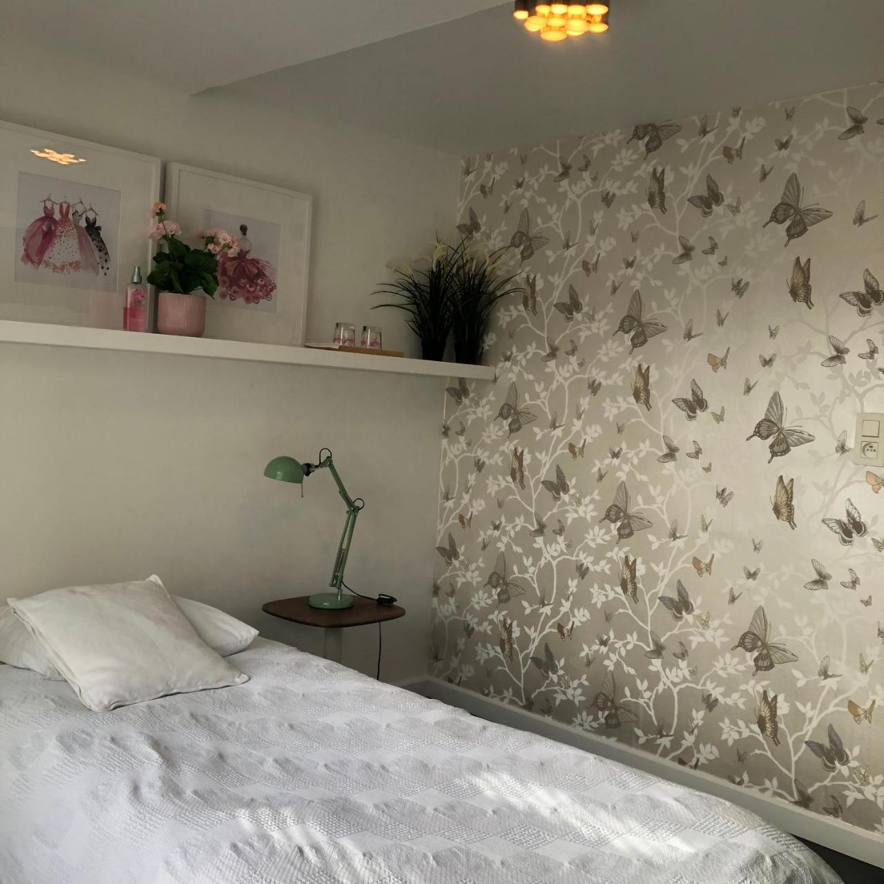 Guesthouse Poppies , Free Parking オステンド エクステリア 写真