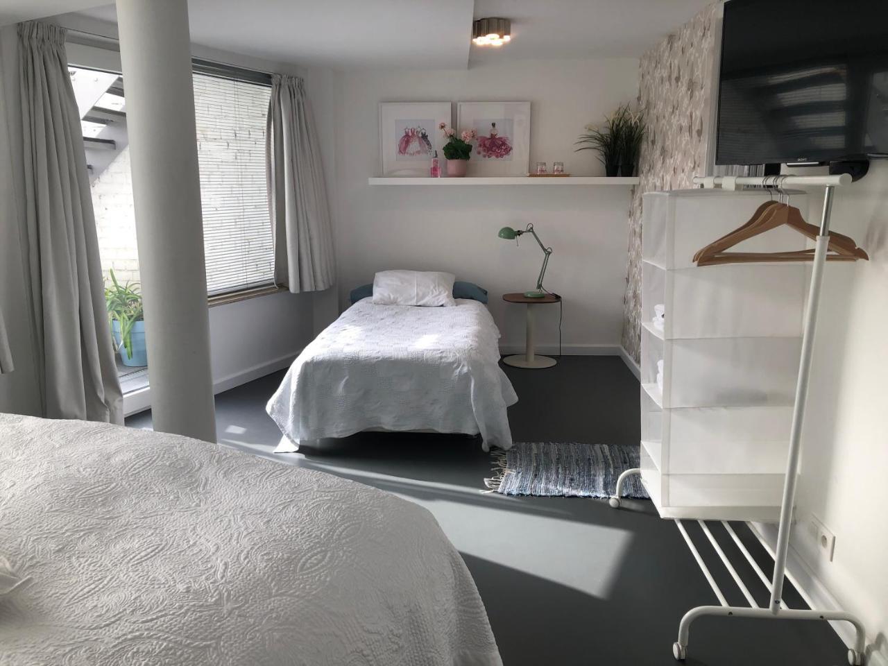 Guesthouse Poppies , Free Parking オステンド エクステリア 写真